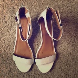 Low wedge with ankle strap